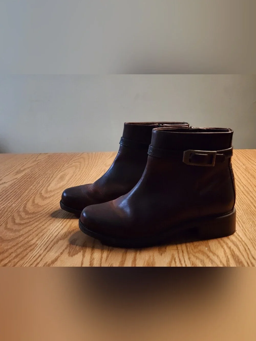Clarks Women’s Maye Grace Fashion Boot(Bordeaux Leather) Size 10